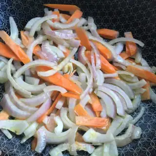 Make Onions, fat rolls step 7