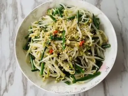 Make Pyramid green bean sprouts and silk rods step 5