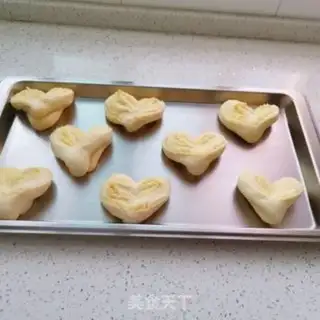 Make Heart-shaped coconut bread step 31
