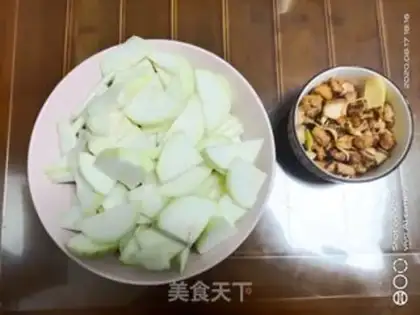 Make Five flowers for a melon step 1