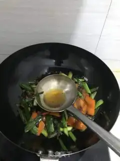 Make Five flowers and garlic step 5