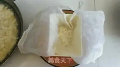 Make Grinding hand-made tofu step 7