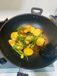 Make Hot peppers and potatoes step 6
