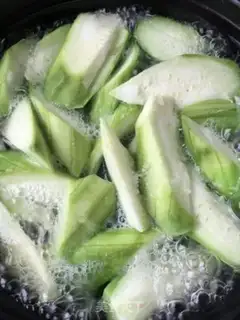 Make A fan of guacamole step 9