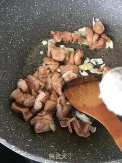 Make A fan of guacamole step 10