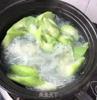 Make A fan of guacamole step 14