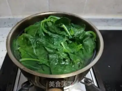 Make Skinny shrimp egg soup step 1