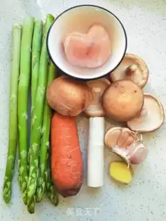Make Mushroom carrots and storks step 0