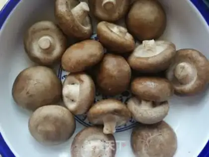 Make Garlic fried mushrooms step 0