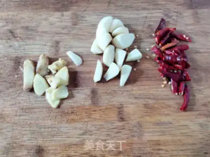 Make Three chickens for beer step 1