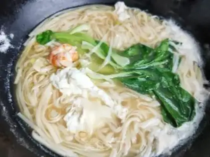 Make Shrimp noodles step 8