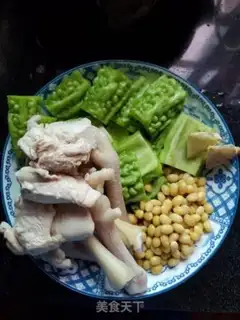 Make Chicken claws and cucumber soup step 3