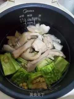 Make Chicken claws and cucumber soup step 4