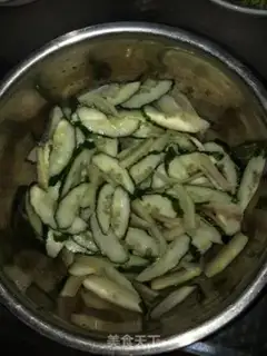 Make Creaming cucumbers and watermelon peels step 1