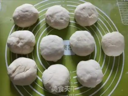 Make Bean roll bread step 8
