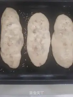 Make The salad sauce and the loaf step 9