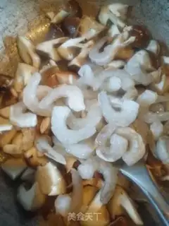 Make Fry mushroom shrimp step 8