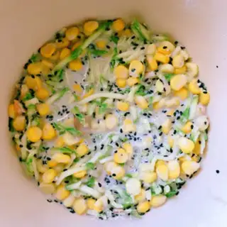 Make Five flowers for eggs step 1
