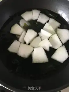 Make Salted melon seaweed soup step 3