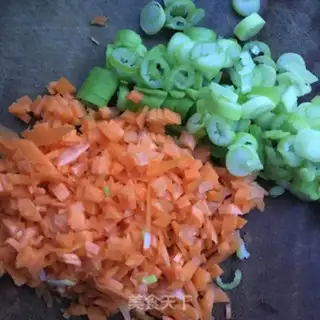 Make Carrot eggs and rice step 0