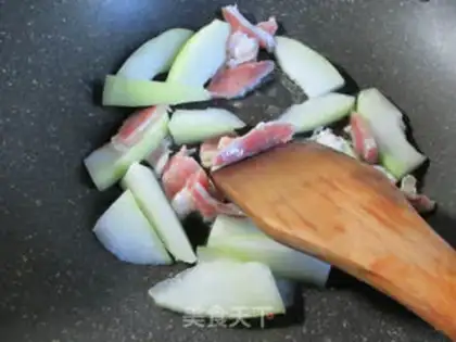 Make A fan of salted meat step 2