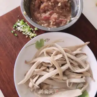Make Chicken leg mushrooms step 1