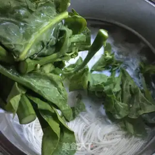 Make Mustard shrimp egg noodles step 5