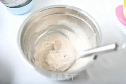 Make Rose cranberry roll step 4