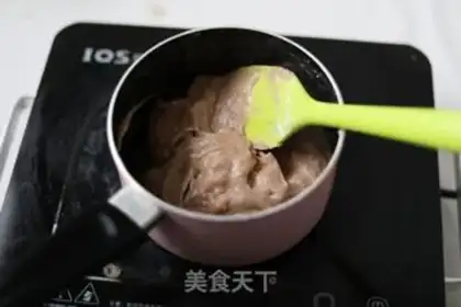 Make Rose cranberry roll step 13