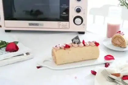 Make Rose cranberry roll step 19