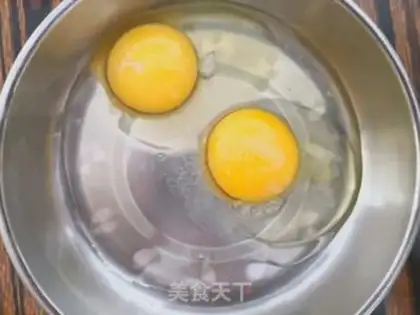 Make Egg sandwich step 1
