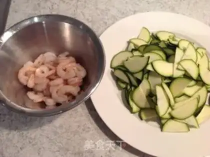 Make Shrimp Incision step 1