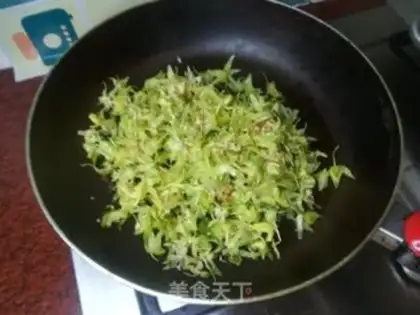 Make Scrambled eggs step 2