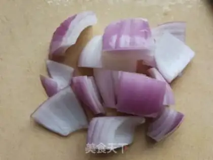 Make Dutch onion fried eggs step 1