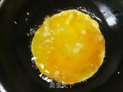 Make Dutch onion fried eggs step 2