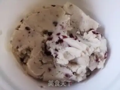 Make The cranberry cake step 5