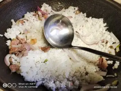Make Onion beef fried rice step 4