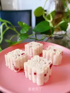 Make The cranberry cake step 10