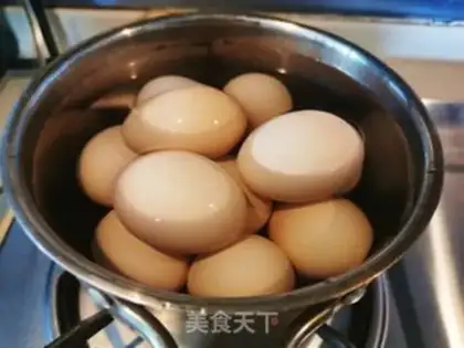 Make Five spicy tea eggs step 0