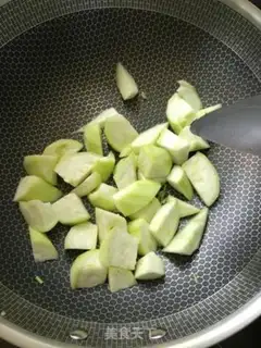 Make Dry melon egg soup step 2