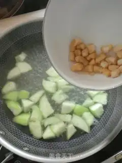 Make Dry melon egg soup step 4