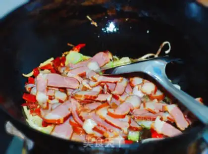 Make Rhodish and gravy step 4