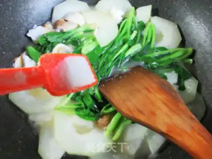 Make Chicken-crunch pickle and egg omelet soup step 5