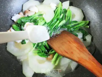 Make Chicken-crunch pickle and egg omelet soup step 6