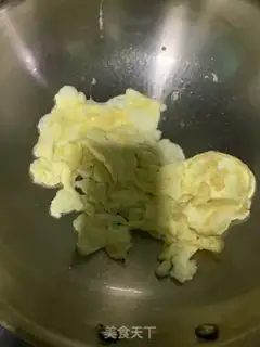 Make Shrimp and yellow eggs step 3