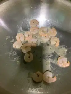 Make Shrimp and yellow eggs step 4