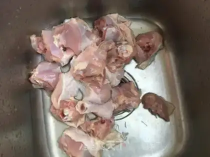 Make Sour bean horned chicken leg step 1