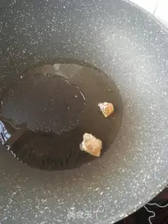 Make Sour bean horned chicken leg step 6