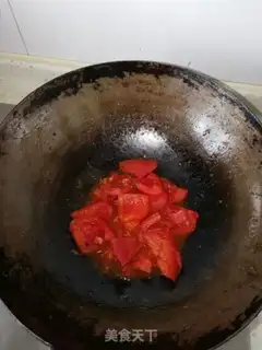 Make Tomato fried eggs step 1