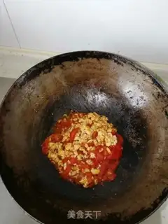 Make Tomato fried eggs step 2